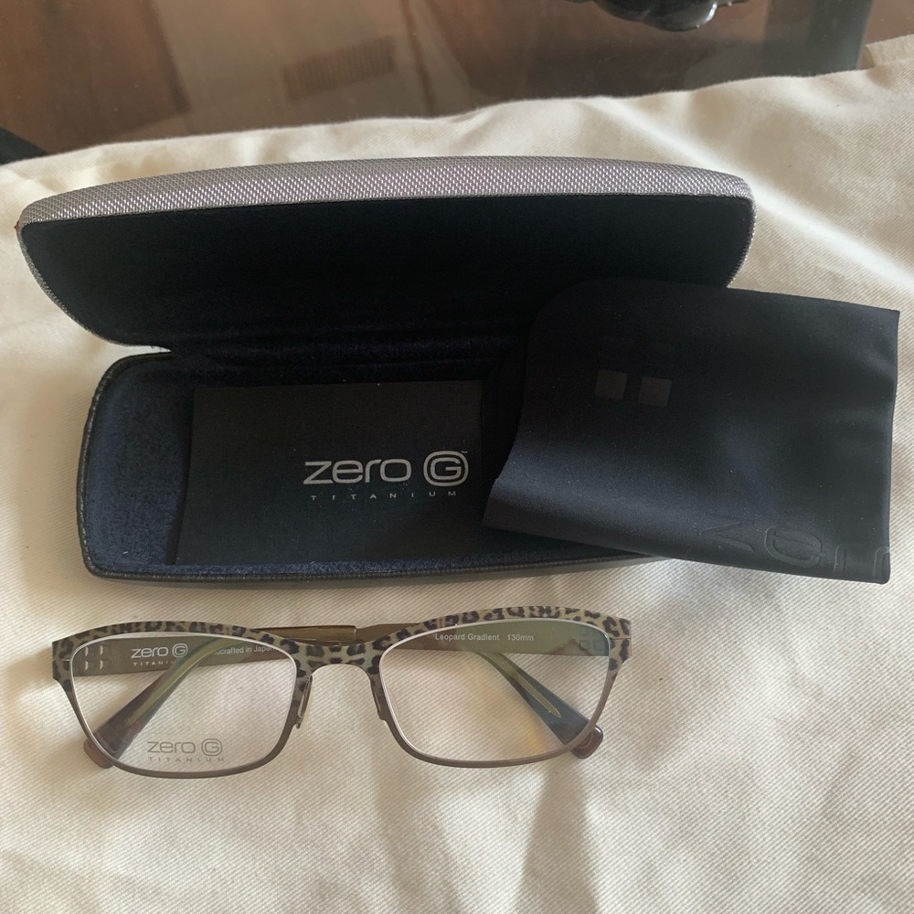 Zero G eyewear. Chelsea 53-17. Leopard print. Pure titanium. Brand new!